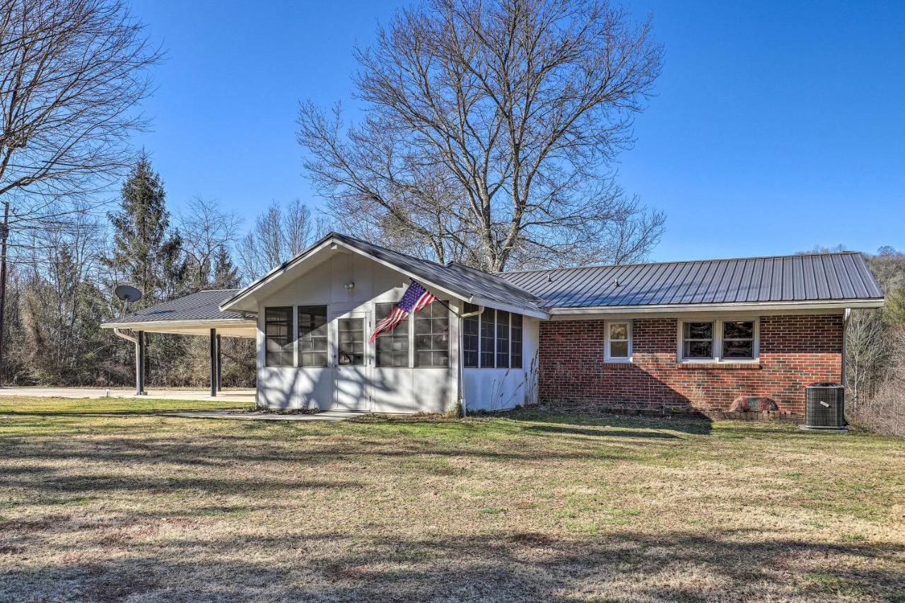 Villa Blue Ridge Mountain Escape With Hot Tub, Grill! Brevard Exterior foto